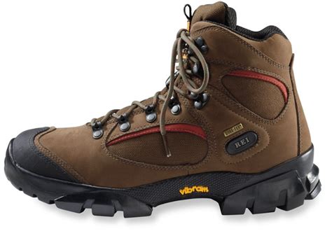 We put the mens Flash through its paces for this review, and REI also makes a nearly identical womens model. . Rei boots men39s